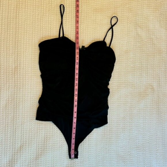 Express Body Contour Compression Ruched Bodysuit With Bra Cups - Picture 7 of 8